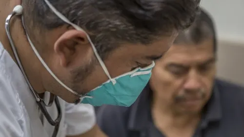 Dan de alta a primer paciente con coronavirus en CDMX
