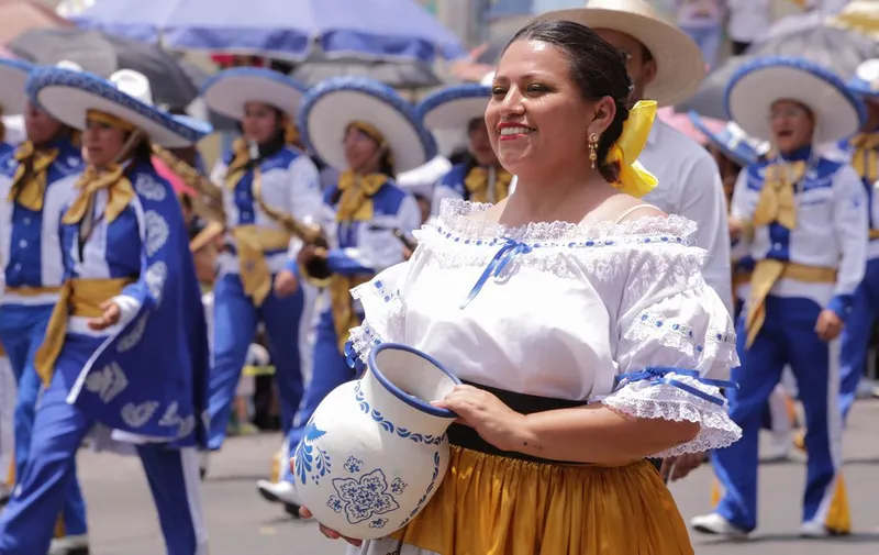 desfile-del-5-de-mayo-contingentes