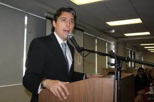 México cuenta con una Carta Magna desordenada