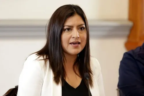 Claudia Rivera refrenda su compromiso para erradicar la violencia de género