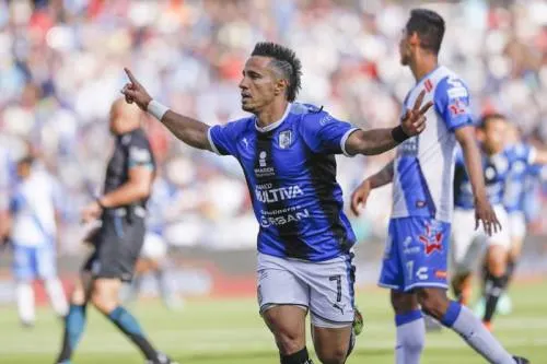 Par de picotazos de los Gallos al Puebla