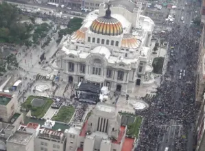 VIDEO: Homenaje a Juan Gabriel paraliza la CDMX