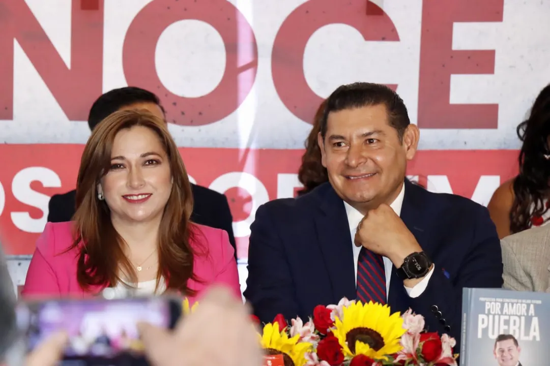 Alejandro Armenta y Cecilia Arellano