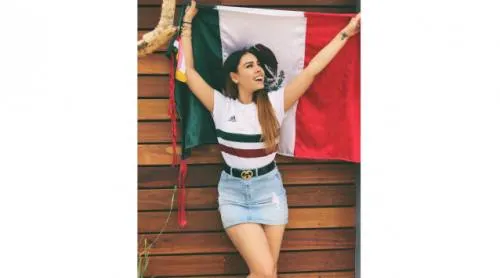 FOTO de Danna Paola en ajustados pants enloquece a sus seguidores