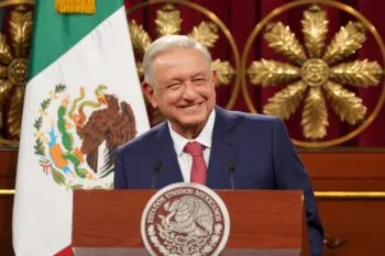 Entre iniciativas de reforma a la Constitución, López incluye sistema de pensiones sin ingresos claros