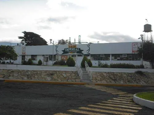 Mujer de cinco meses de embarazo choca en Tehuacán