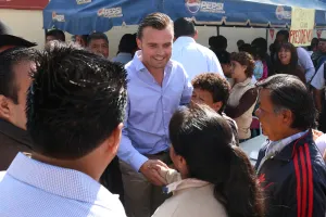 Seré gestor para contribuir a transformación de Puebla: Albizuri