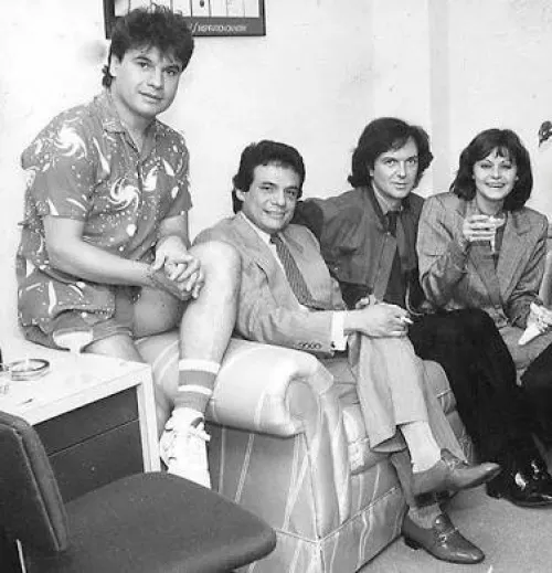 Se apaga la última voz de la emblemática foto de José José, Juanga, Camilo Sesto y Dúrcal