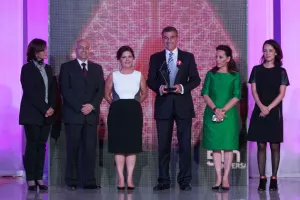 Tony Gali recibe Premio Mejores Prácticas de Gobiernos Locales 2014