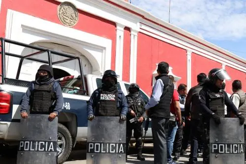 Relevan a 36 policías y cesan a supervisor táctico de Serdán: SGG