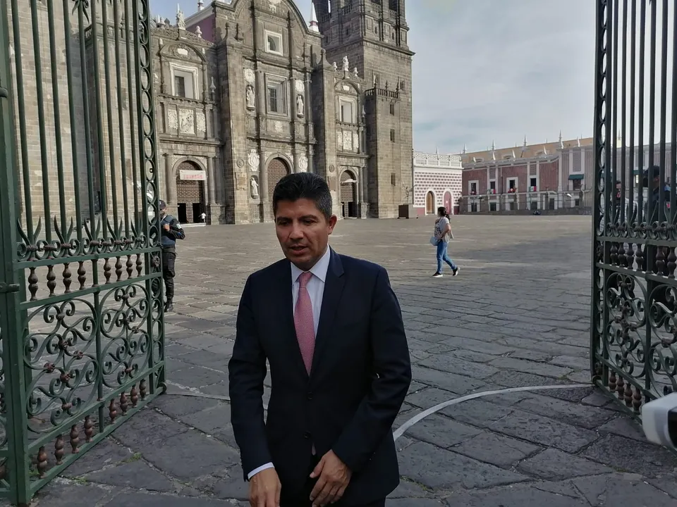 Busca Eduardo Rivera rescatar los recursos del mercado Amalucan