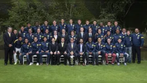 Azcárraga se toma foto con América luego de festejo alocado