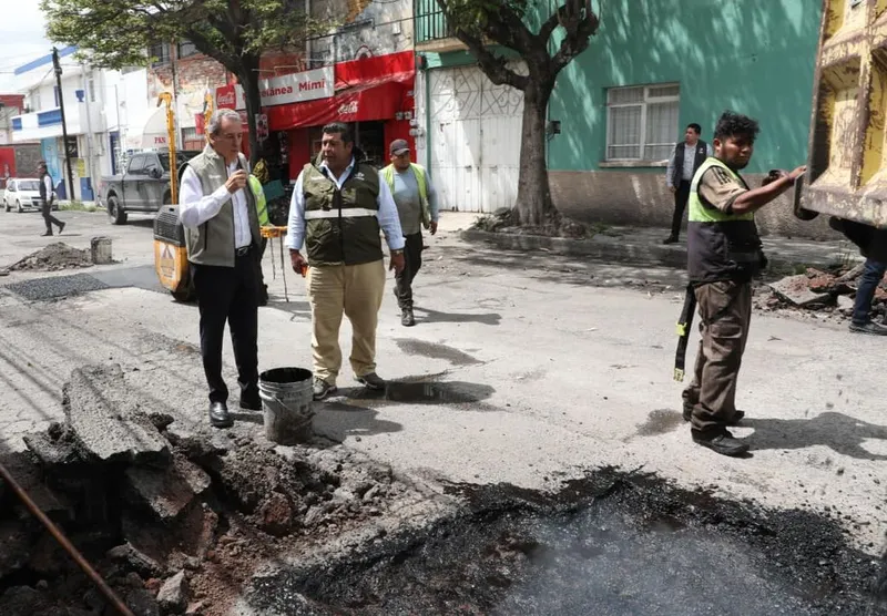 ayto-pue-bacheando-puebla-col-santa-cruz-los-angeles
