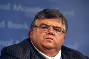 Confía Carstens en mantener cotización del peso ‘bajo control’ en 2015