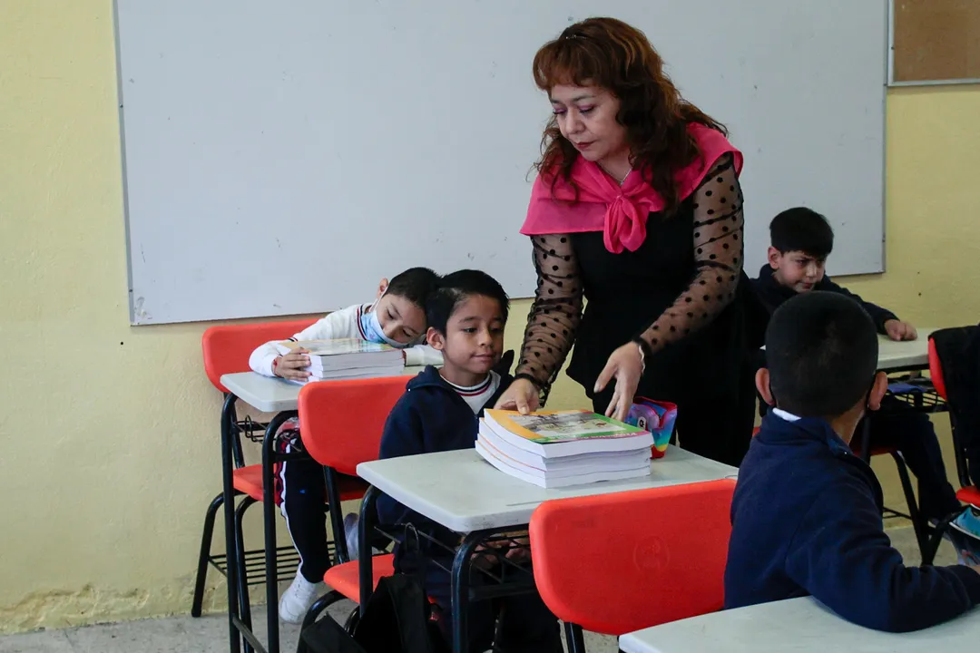 Se entregarán 9 millones de libros de texto a maestros del estado
