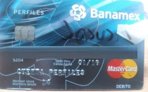 PEP lo asegura por intentar obtener dinero usando tarjetas robadas