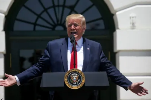 Trump afirma que redadas contra migrantes fueron muy exitosas