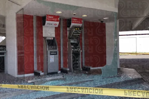 Rompen cajero y roban efectivo en HSBC de la 25 Poniente