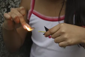 Alertan a padres de familia a prevenir accidentes por fuegos pirotécnicos