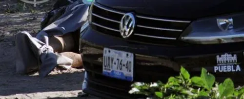 Encuentran cuerpo de hombre desnudo con un narcomensaje