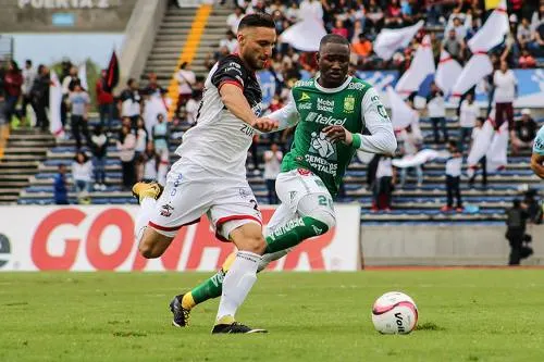 Lobos se salva tras la derrota de los Tiburones Rojos contra León