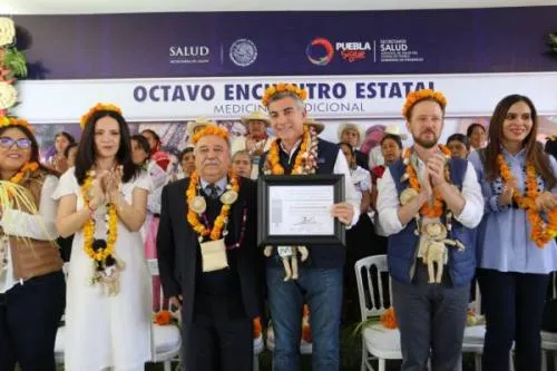 Federación reconoce a Tony Gali por su impulso a la medicina tradicional