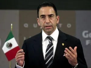 Gali arriesga el prestigio de su gobierno si deja pasar a Javier Lozano