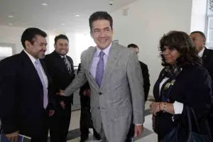 Dos meses de 2014, dos cambios en gabinete de RMV