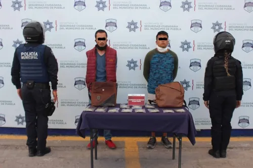 Oportunamente, detuvo policía municipal de Puebla a seis hombres en posesión de aparente droga