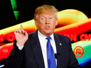 Por grosería de Fox, Trump dice que muro fronterizo medirá tres metros más