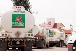 Sener firma 19 contratos de extracción en la Ronda 1 petrolera