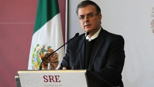 México acepta que migrantes que piden asilo en EU permanezcan en el país