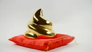 Premian a EA con popo de oro, es calificada como la peor empresa de América