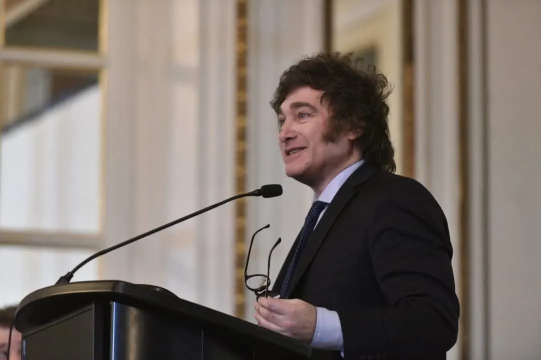 Argentina investiga criptomoneda promovida por Milei tras pérdidas millonarias