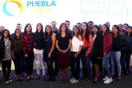 Dinorah López de Gali promueve el uso responsable de las redes sociales