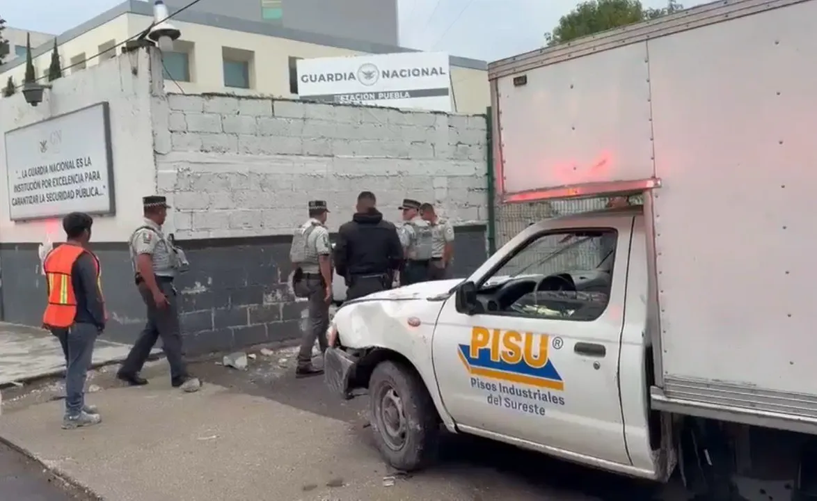 Choque contra el cuartel de la GN