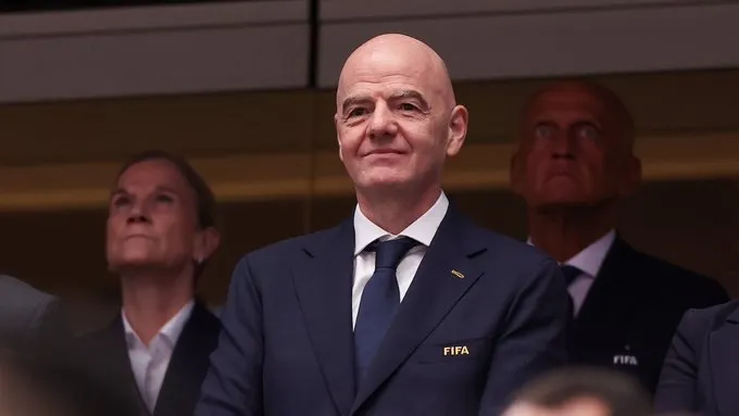 Gianni Infantino, contra las cuerdas: crece la presión para que deje la FIFA