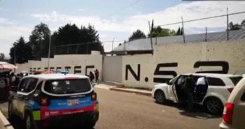 Estudiante de secundaria de Ignacio Romero Vargas saca arma y provoca movilización policiaca