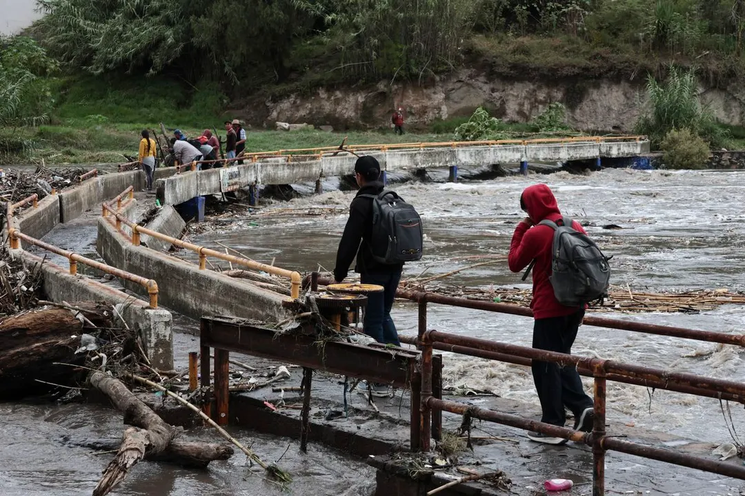 La Dirección de Protección Civil reportó daños en el Paso de los Gallos y pidió a la población evitar la zona. Foto: Ulises Raziel Juárez Guarneros / EsImagen