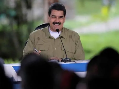 Maduro llama ‘mercenarios’ a atacantes de fuerte; confirma muerte de dos