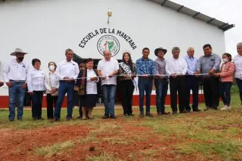 Abre Zacatlán Escuela de la Manzana