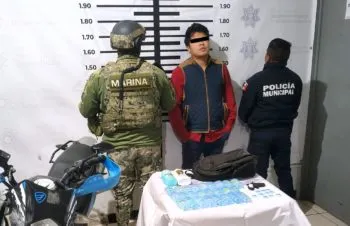 Detienen a sujeto por presunto robo en farmacia de San Martín Texmelucan