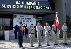 Rinden Jura de Bandera conscriptos en la Sexta Compañía del SMN