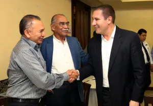 INE declara improcedente solicitudes de medidas cautelares contra RMV