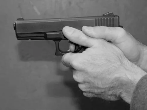 Plagian y balean a automovilista en el CH; delincuentes lo confunden y abandonan en Totimehuacan