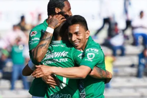 León derrota 1-0 a Lobos BUAP para ser nuevo líder de la Liga MX