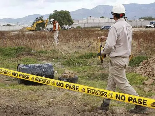 Las ordeñas contra Pemex, desde adentro; en lista negra, 130 empleados
