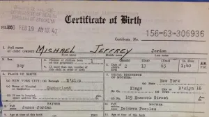 Subastan certificado de nacimiento de Michael Jordan, alcanza la cifra de 26 mil dólares