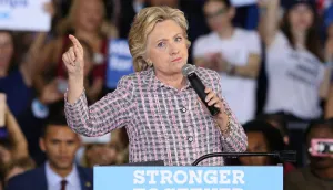 ‘The New York Times’ exhorta en español a los latinos a votar masivamente a Clinton