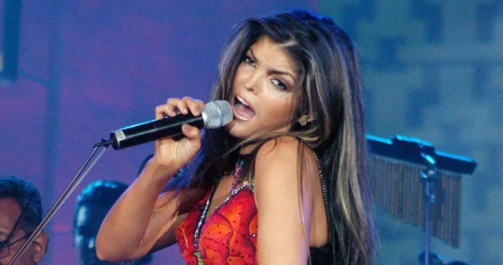 Ana Bárbara da positivo a covid y cancela shows